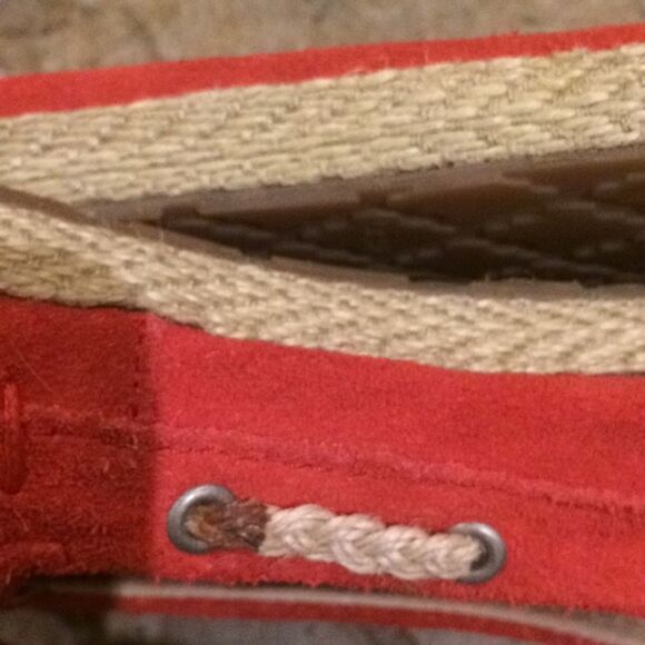 UGG Red Suede Leather Moccasin Slip-on Flat Loafers Girls Size 2 Espadrilles - Picture 11 of 12